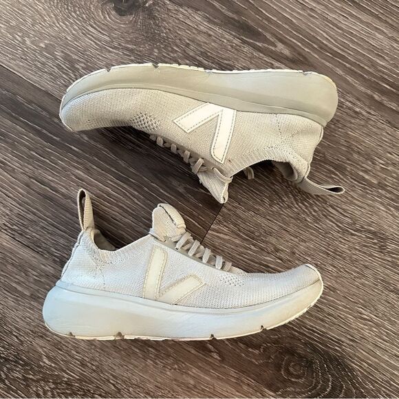 Rick Owens X Veja Mesh Lace-Up Sneakers - Picture 3 of 15